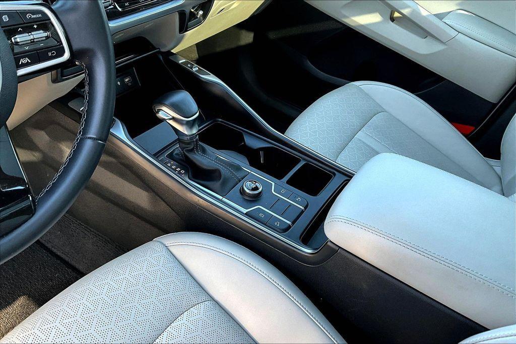 used 2023 Kia Sorento car, priced at $27,349