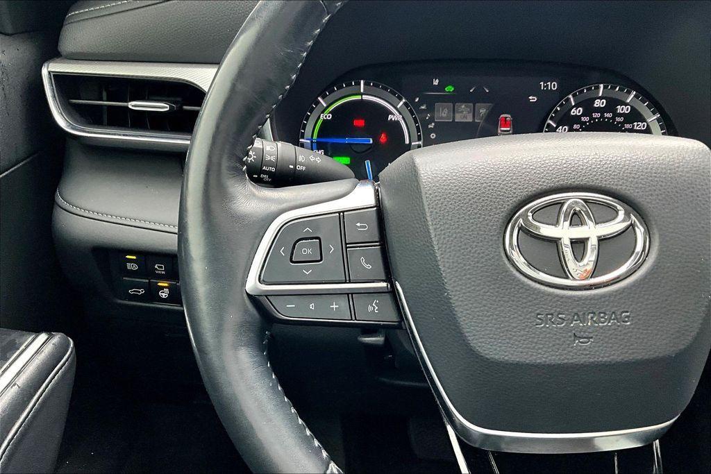 used 2021 Toyota Highlander Hybrid car, priced at $35,989