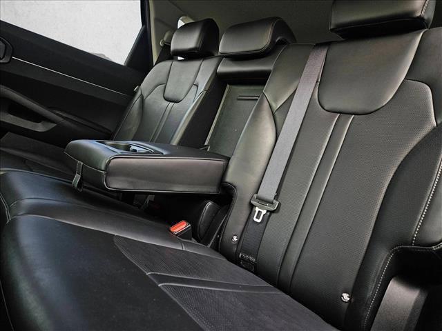 used 2024 Kia Sorento car, priced at $23,995