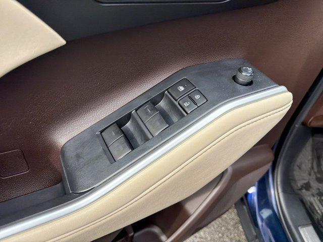 used 2022 Toyota Highlander Hybrid car, priced at $34,836