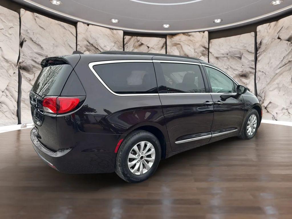 used 2017 Chrysler Pacifica car, priced at $10,995
