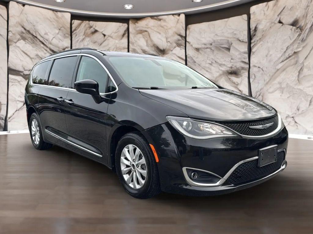 used 2017 Chrysler Pacifica car, priced at $7,995