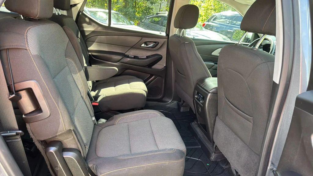 used 2019 Chevrolet Traverse car, priced at $11,495