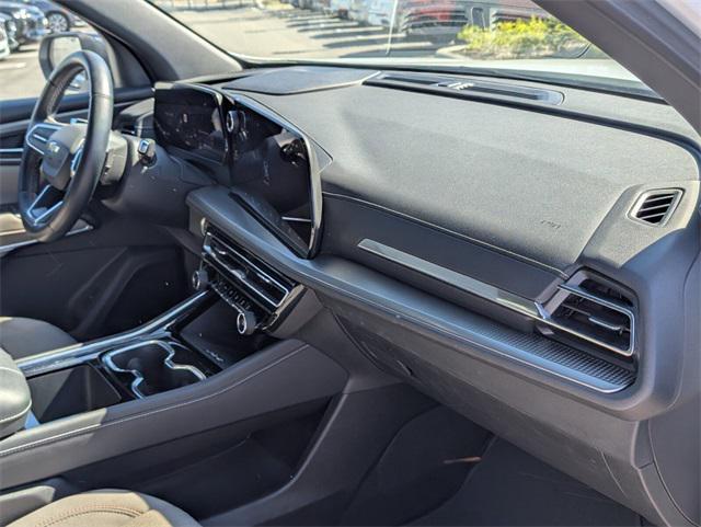 used 2025 Chevrolet Traverse car, priced at $33,300