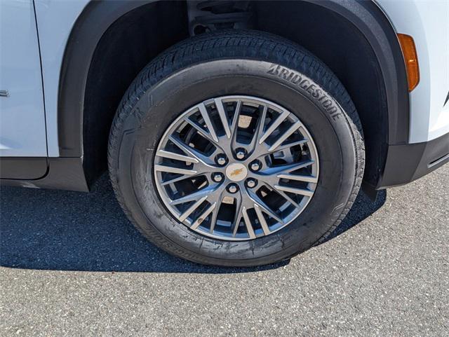 used 2025 Chevrolet Traverse car, priced at $33,300