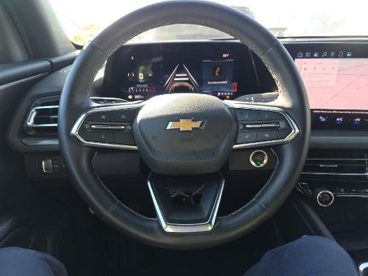 used 2024 Chevrolet Traverse car, priced at $29,400