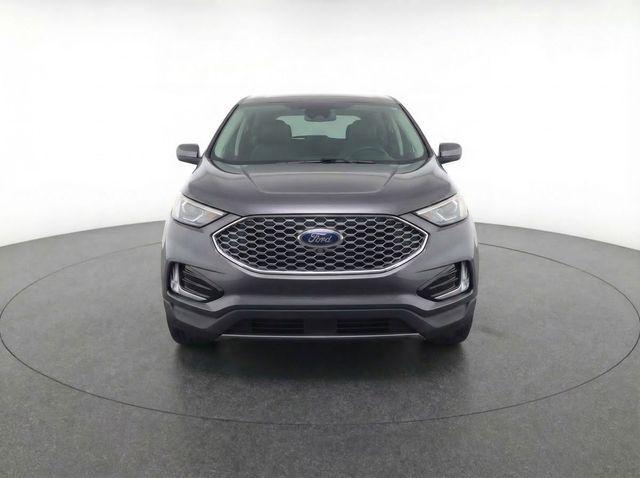 used 2024 Ford Edge car, priced at $17,700