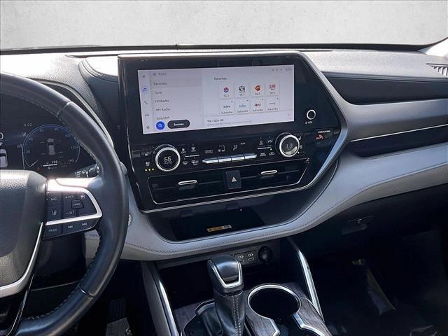 used 2023 Toyota Highlander car, priced at $30,328