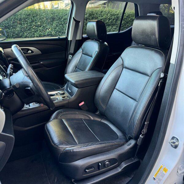 used 2020 Chevrolet Traverse car, priced at $17,999