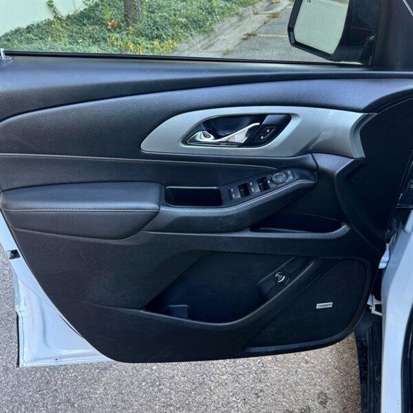 used 2020 Chevrolet Traverse car, priced at $17,999