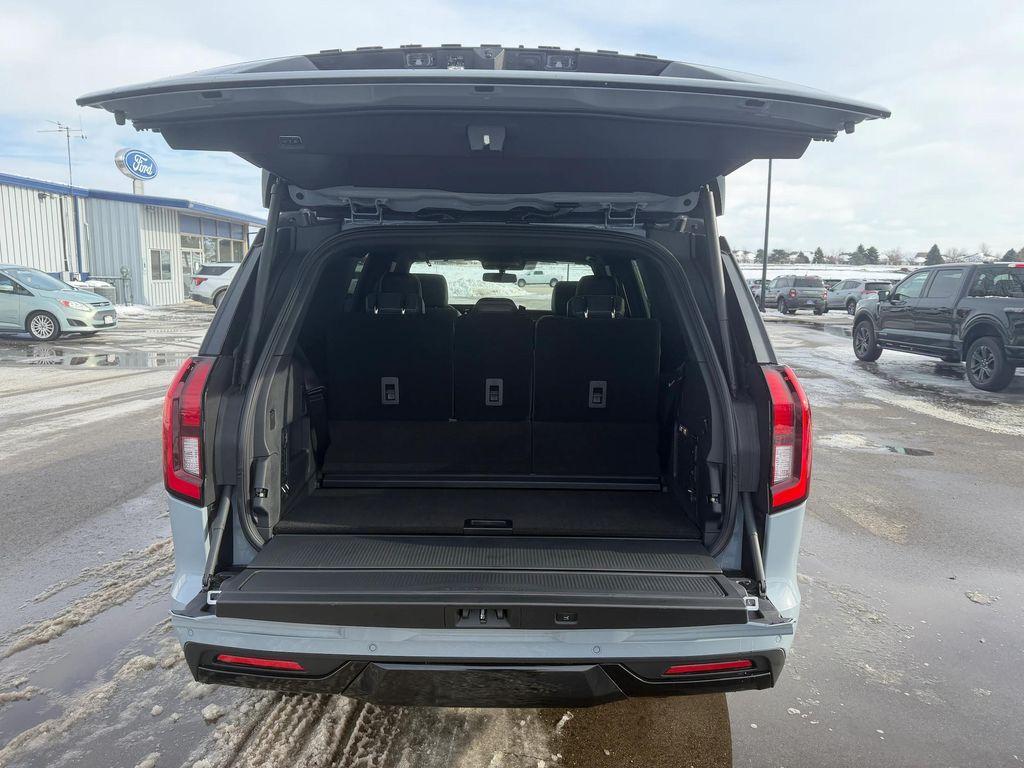 new 2025 Ford Expedition car, priced at $80,400