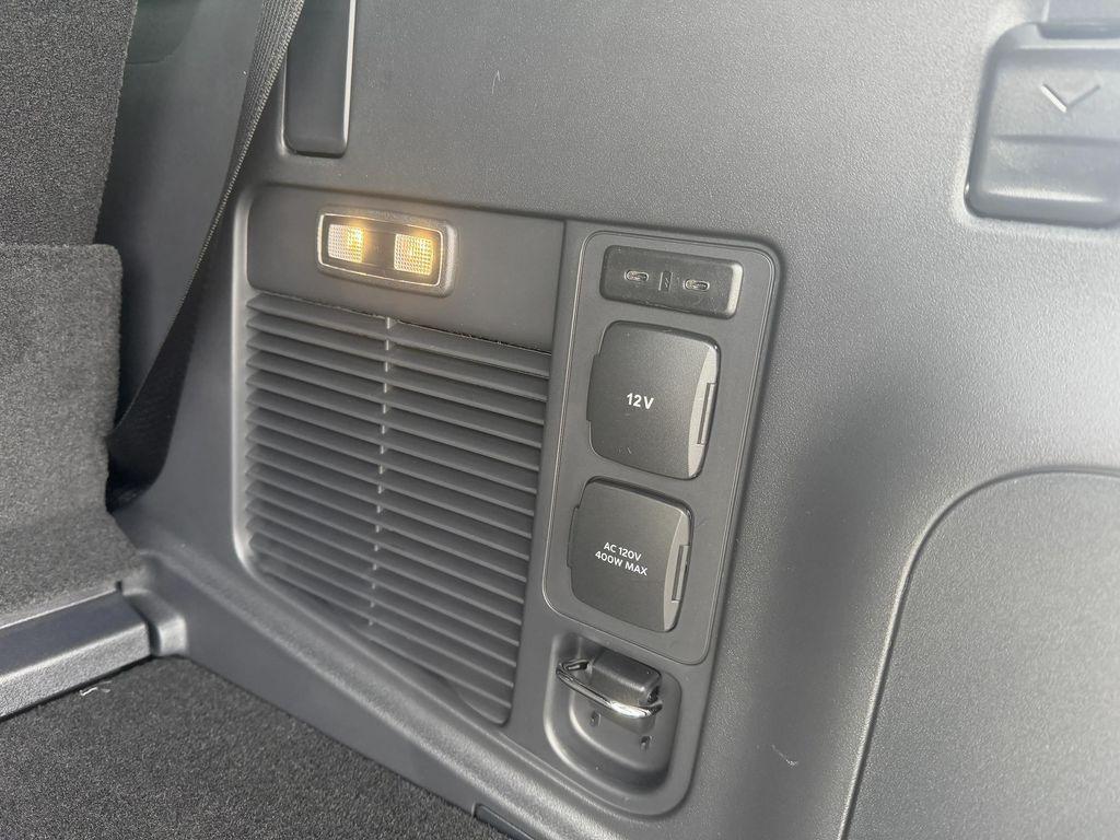 new 2025 Ford Expedition car, priced at $80,400