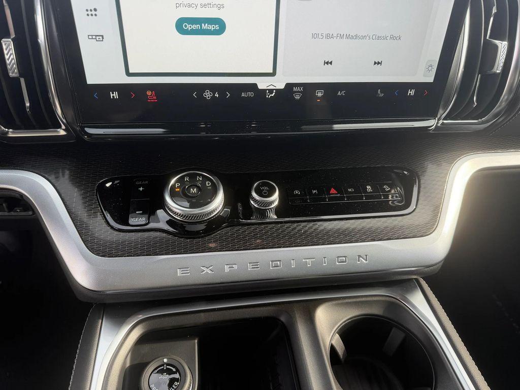 new 2025 Ford Expedition car, priced at $80,400