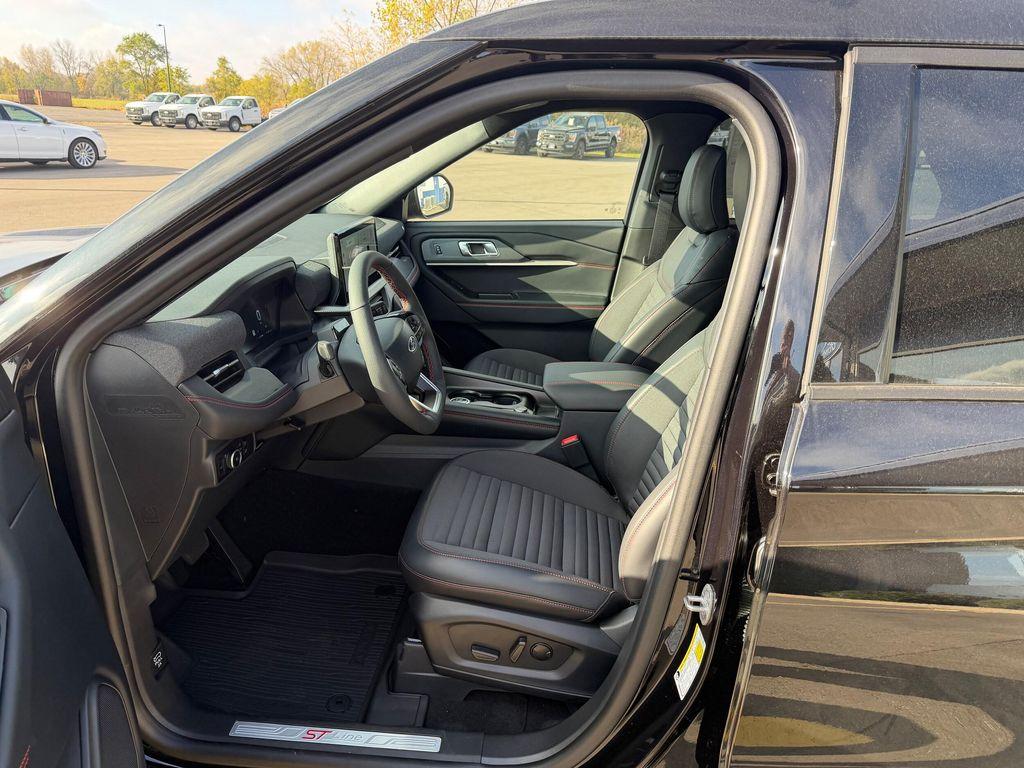 new 2025 Ford Explorer car, priced at $51,900