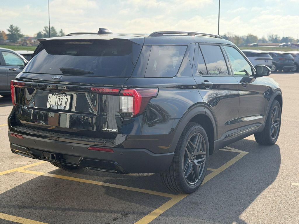 new 2025 Ford Explorer car, priced at $51,900