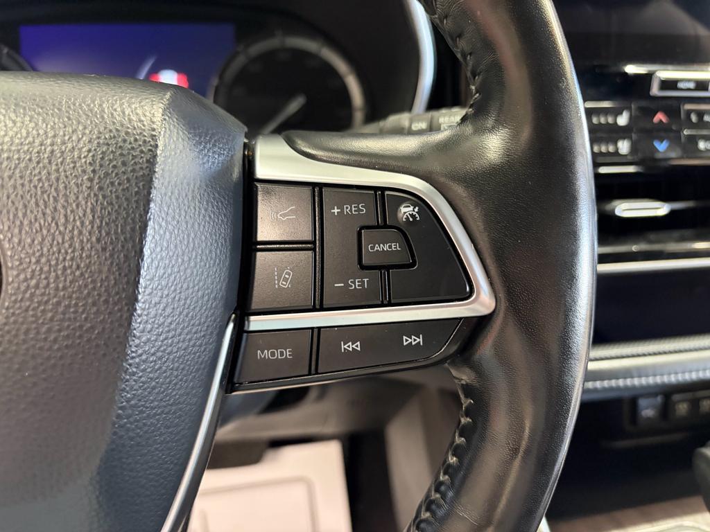 used 2021 Toyota Highlander car, priced at $35,995