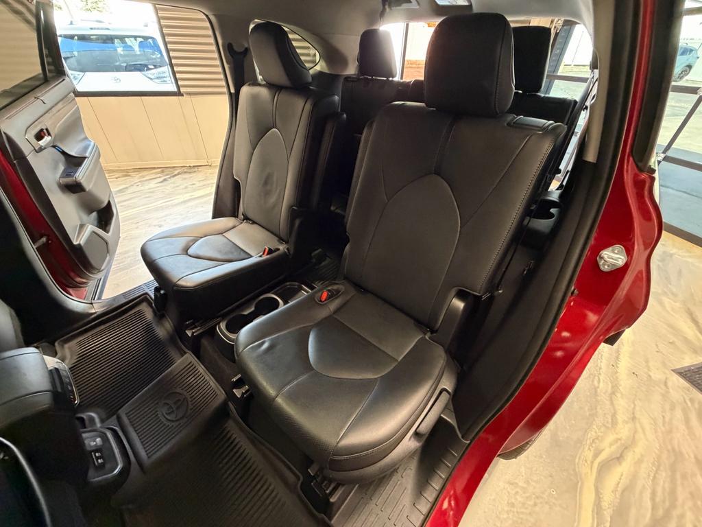 used 2021 Toyota Highlander car, priced at $35,995