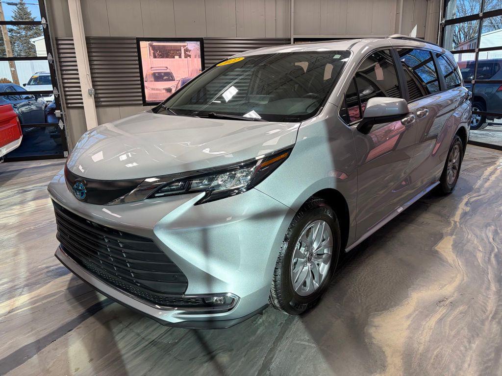 used 2022 Toyota Sienna car, priced at $33,195