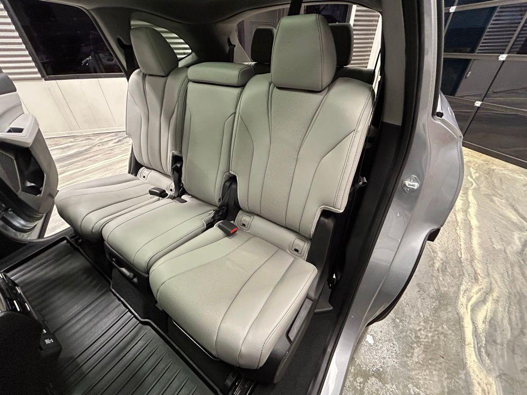 used 2024 Acura MDX car, priced at $41,995