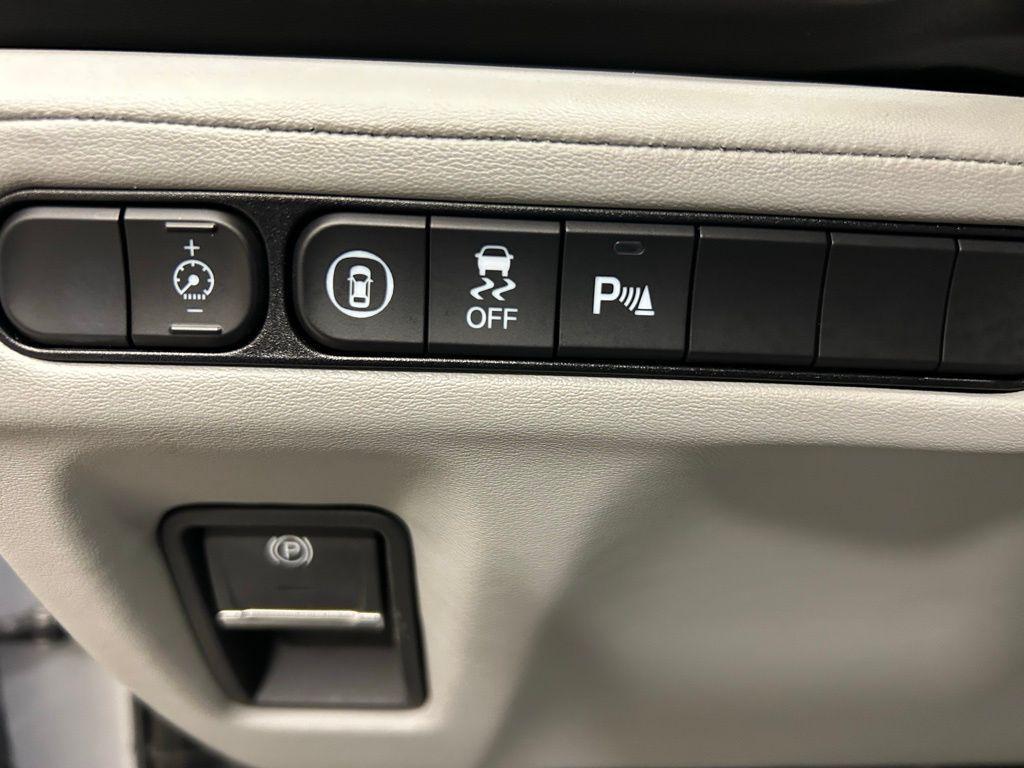 used 2024 Acura MDX car, priced at $41,995