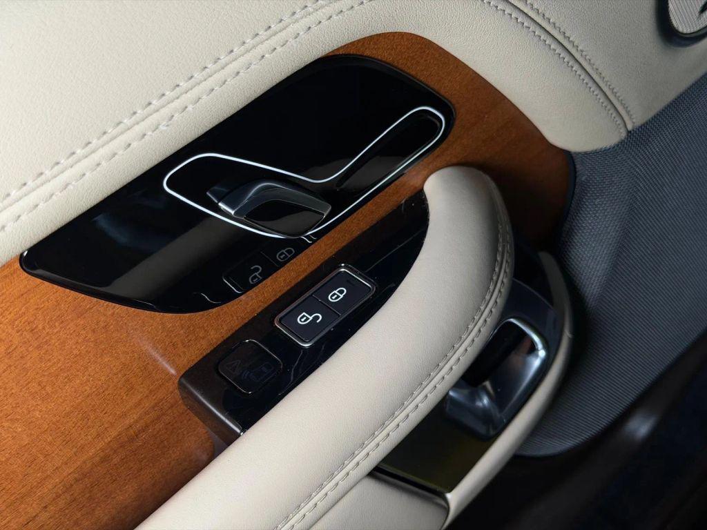 used 2018 Land Rover Range Rover car, priced at $27,997