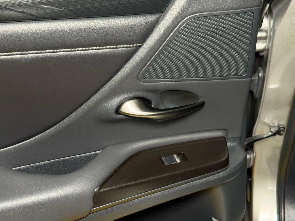 used 2020 Lexus ES 350 car, priced at $26,900