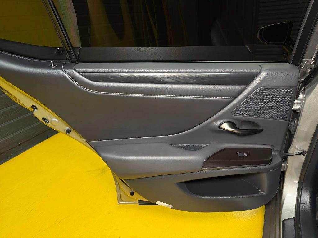 used 2020 Lexus ES 350 car, priced at $26,900