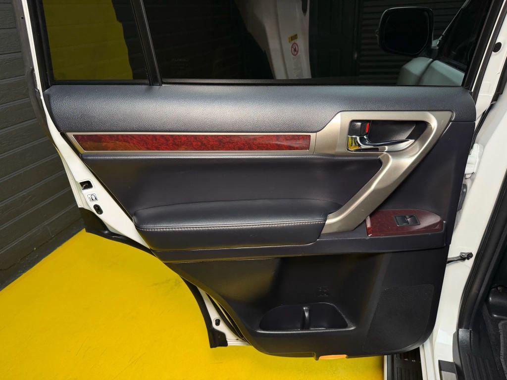 used 2014 Lexus GX 460 car, priced at $18,900