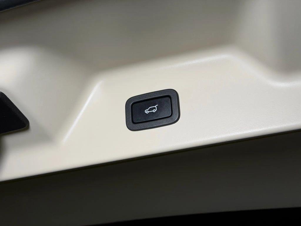 used 2016 Land Rover Range Rover car, priced at $21,997