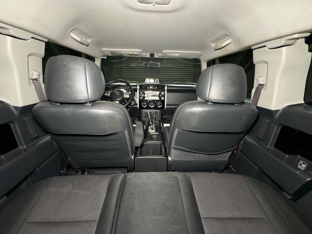 used 2007 Toyota FJ Cruiser car, priced at $15,500