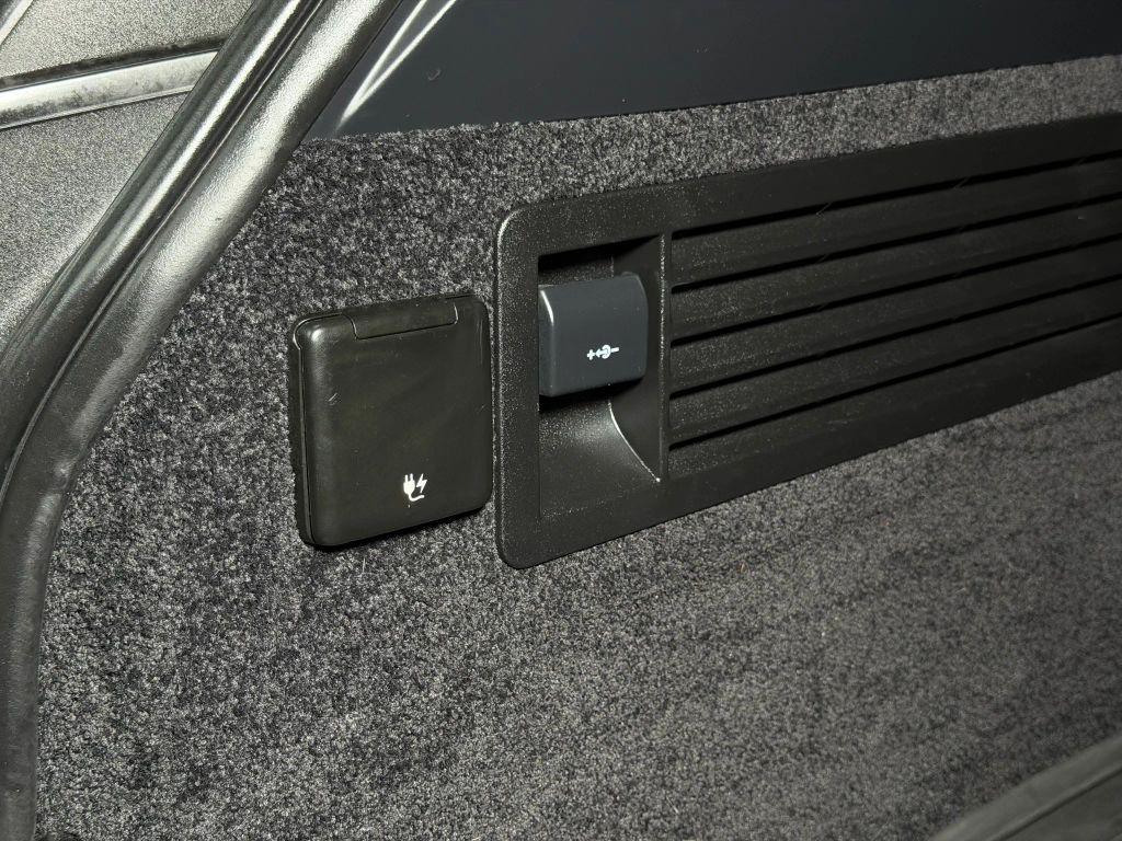 used 2020 Land Rover Range Rover car, priced at $32,900