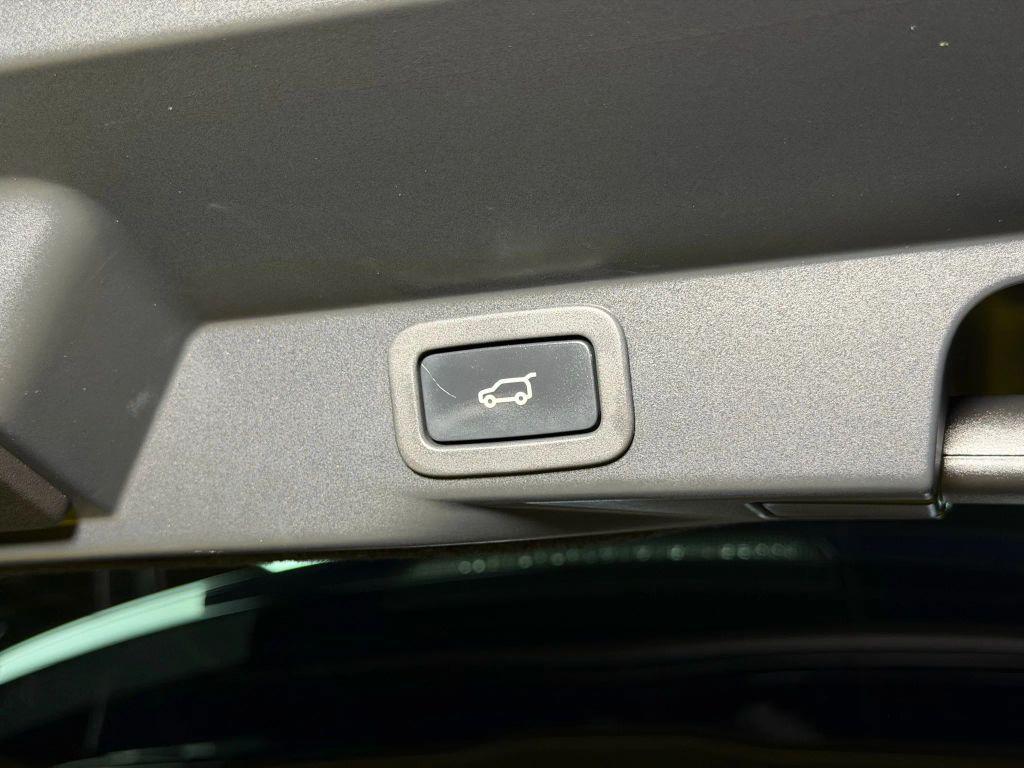 used 2015 Land Rover Range Rover Sport car, priced at $21,900