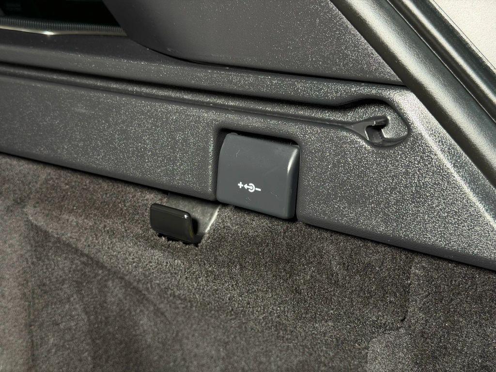 used 2015 Land Rover Range Rover Sport car, priced at $21,900