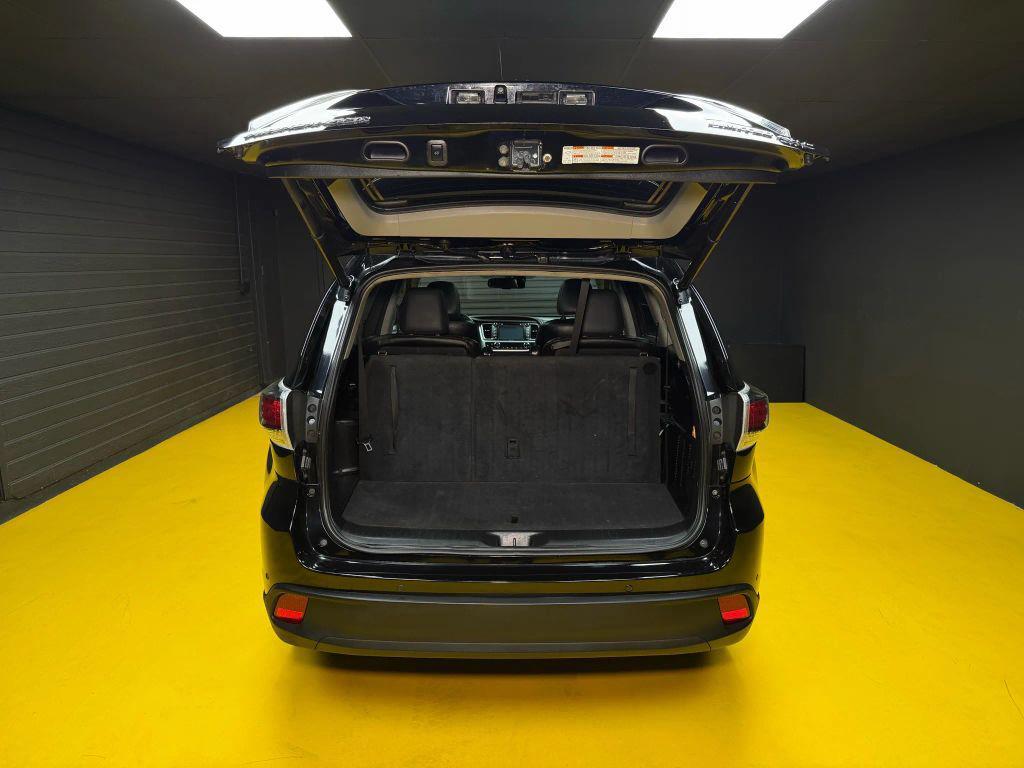 used 2015 Toyota Highlander car, priced at $19,500