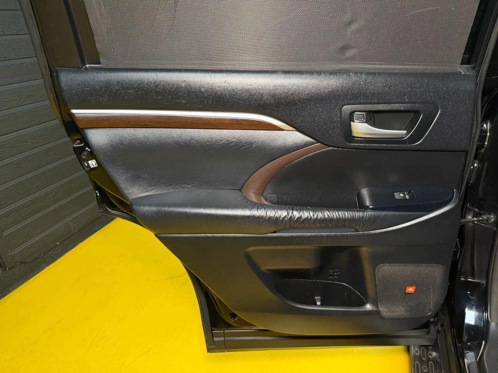 used 2015 Toyota Highlander car, priced at $19,500