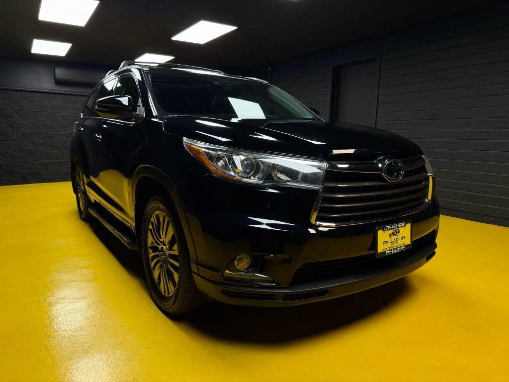 used 2015 Toyota Highlander car, priced at $19,500