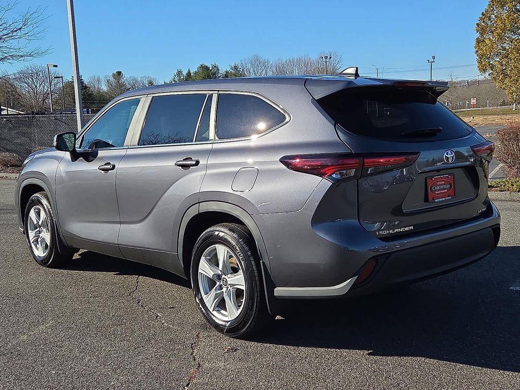 used 2024 Toyota Highlander car, priced at $37,999