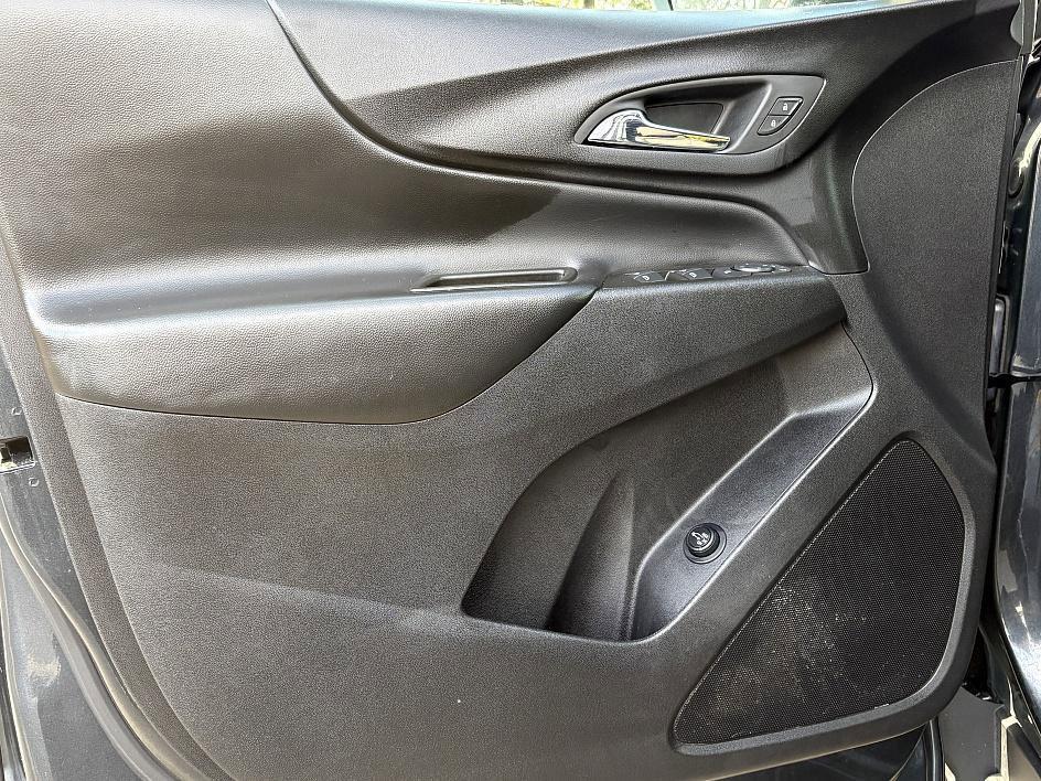 used 2023 Chevrolet Equinox car, priced at $18,969