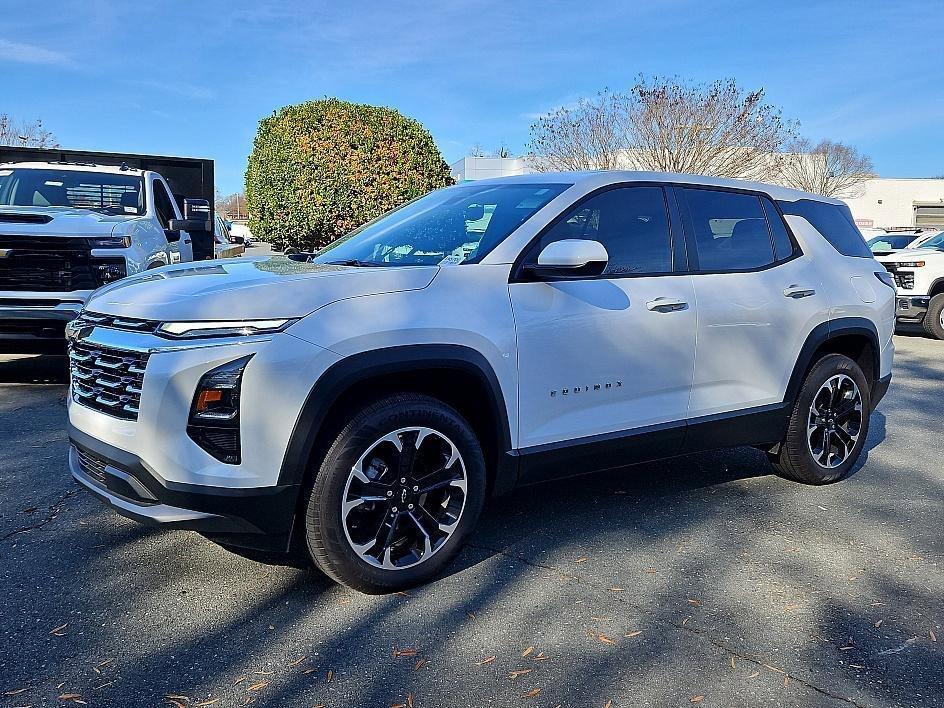 new 2026 Chevrolet Equinox car, priced at $25,345