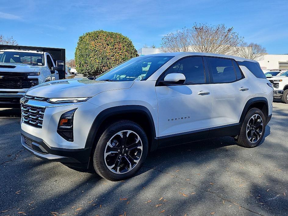 new 2026 Chevrolet Equinox car, priced at $26,595