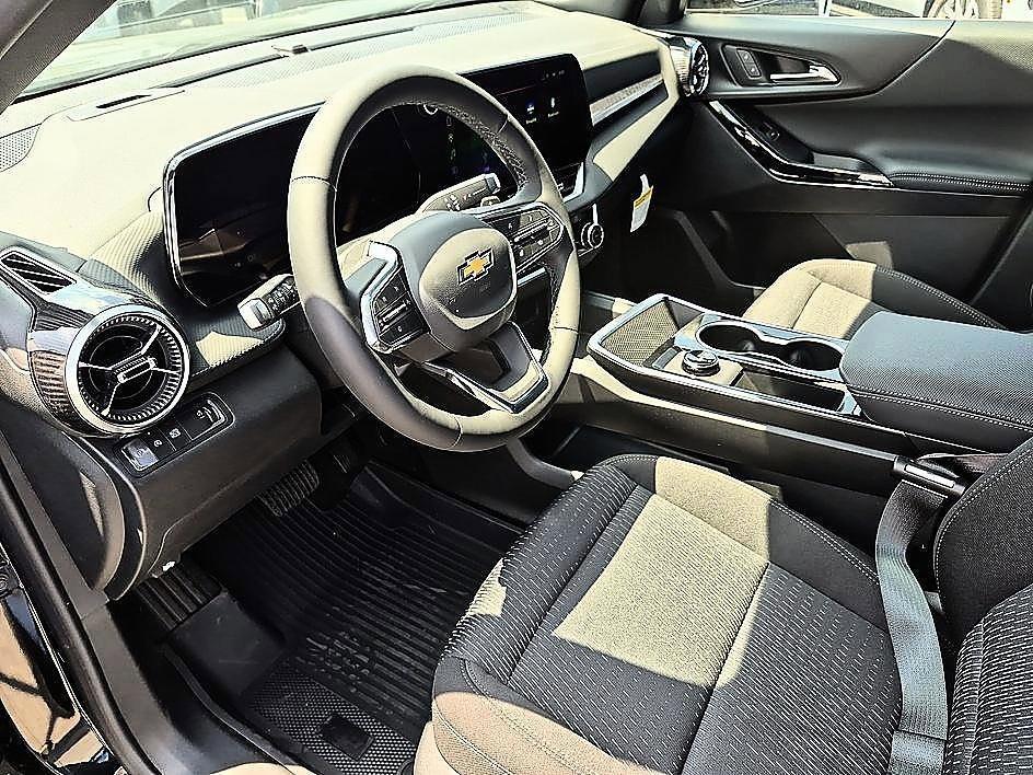 new 2026 Chevrolet Equinox car, priced at $28,589