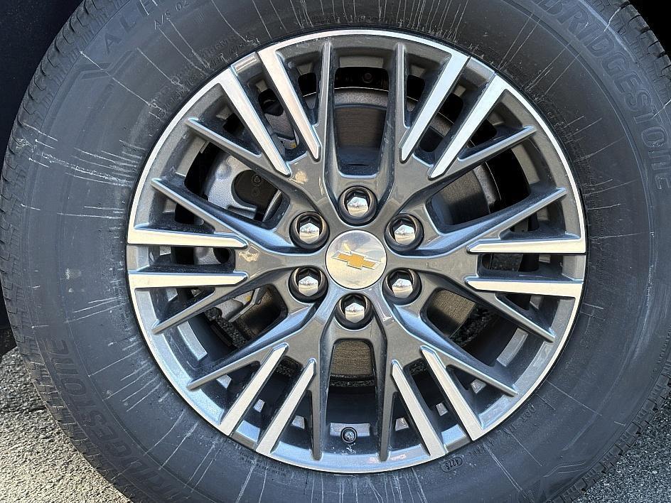 new 2026 Chevrolet Traverse car, priced at $37,594