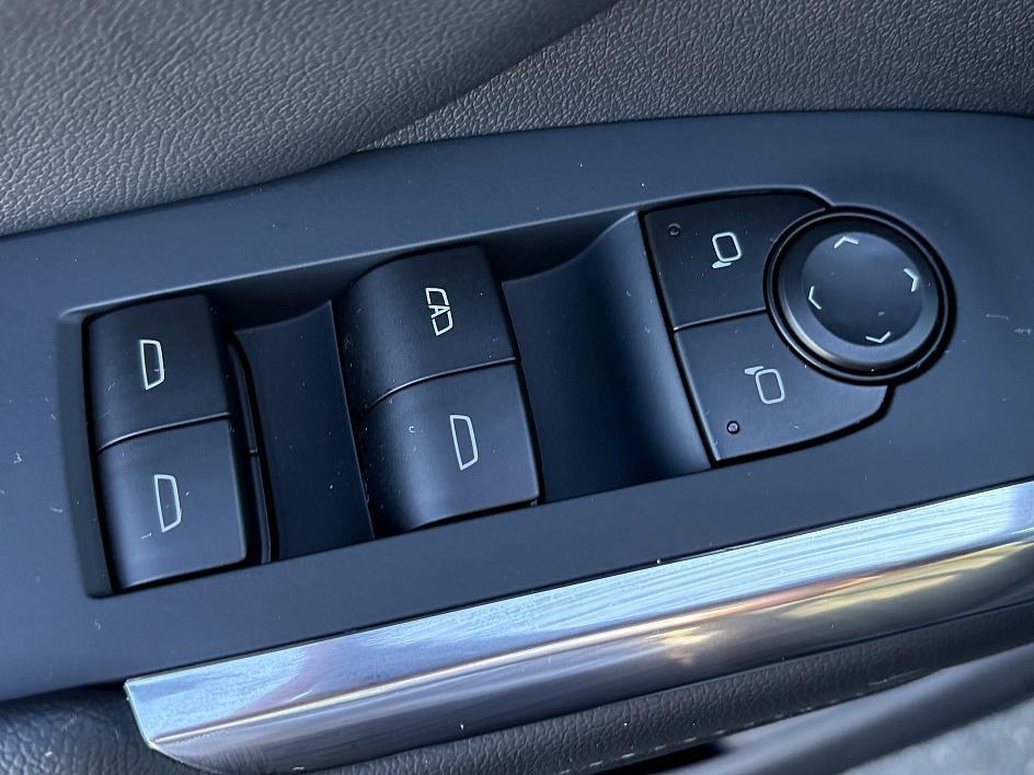 new 2026 Chevrolet Traverse car, priced at $37,594