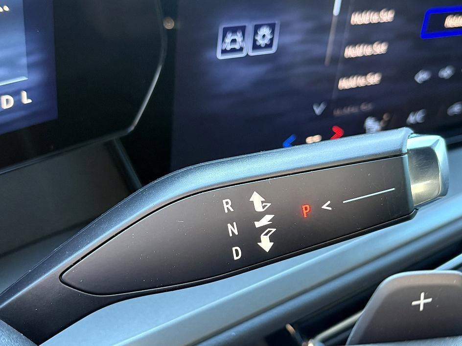 new 2026 Chevrolet Traverse car, priced at $37,594