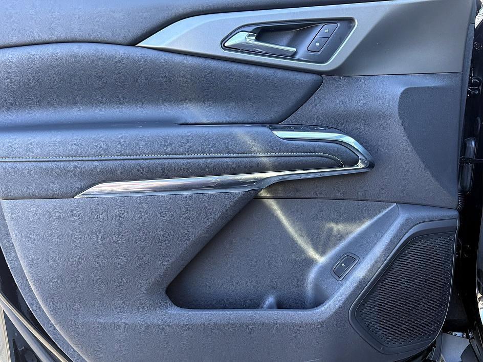 new 2026 Chevrolet Traverse car, priced at $37,594