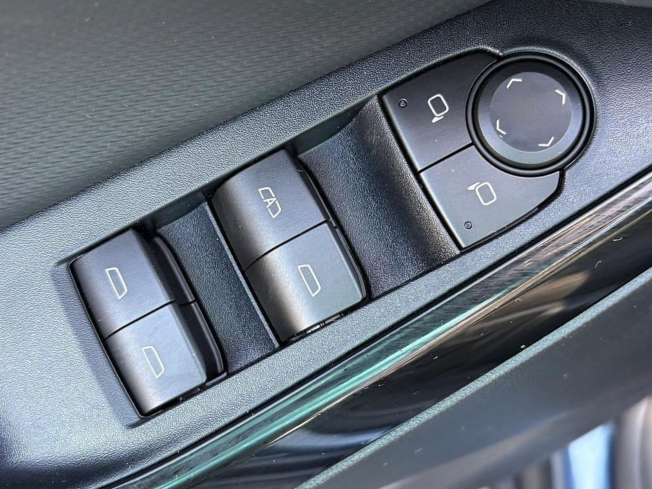 new 2026 Chevrolet Equinox car, priced at $25,740