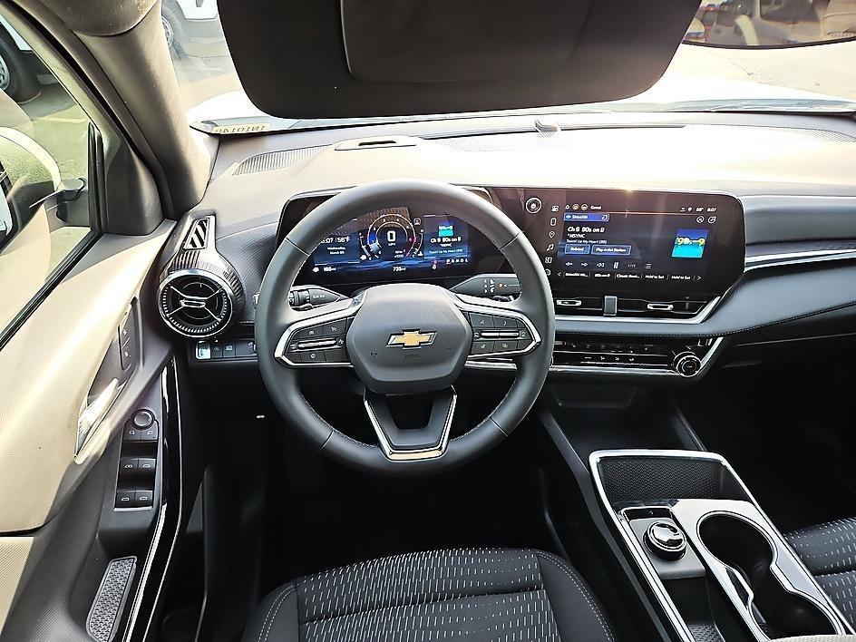 new 2026 Chevrolet Equinox car, priced at $24,995