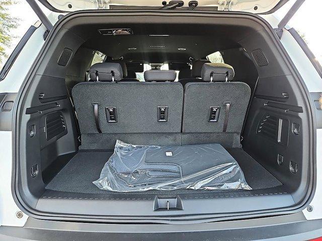 new 2026 Chevrolet Traverse car, priced at $35,795