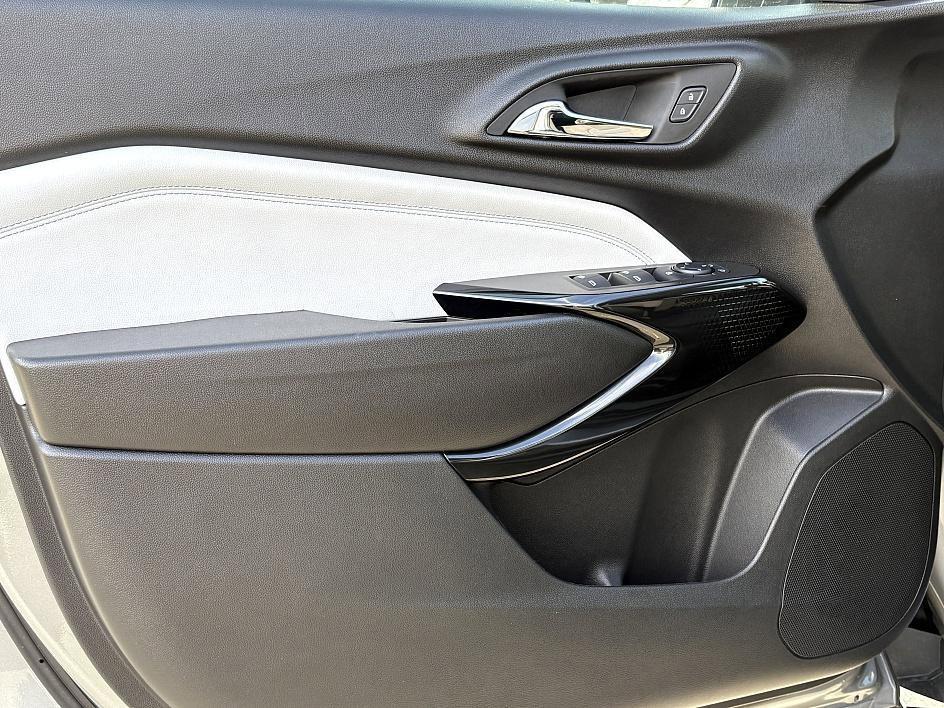 used 2024 Chevrolet Trax car, priced at $20,719