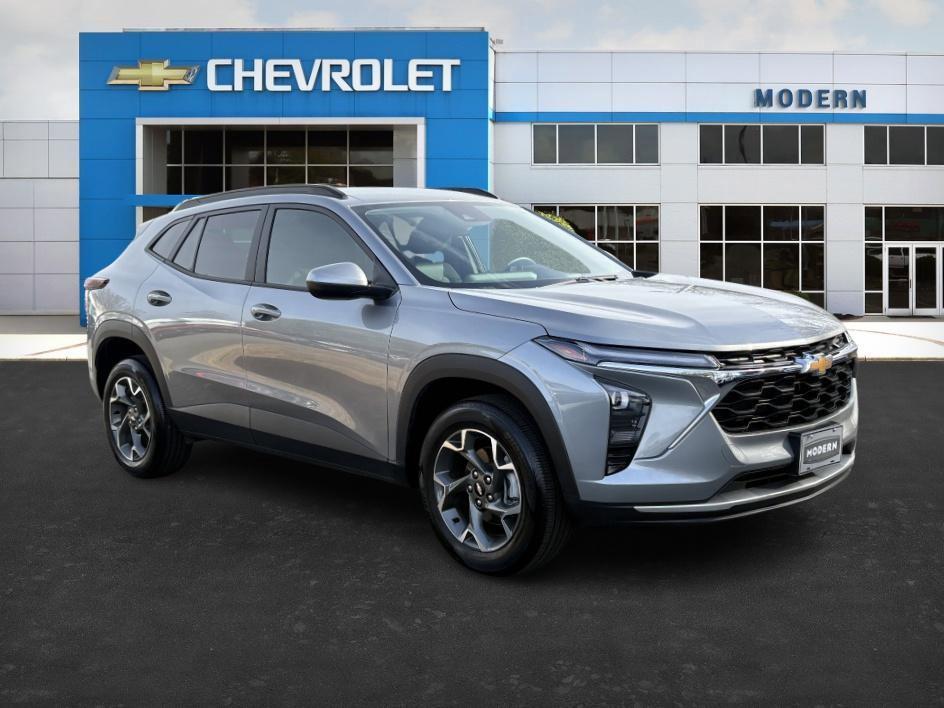 used 2024 Chevrolet Trax car, priced at $20,719